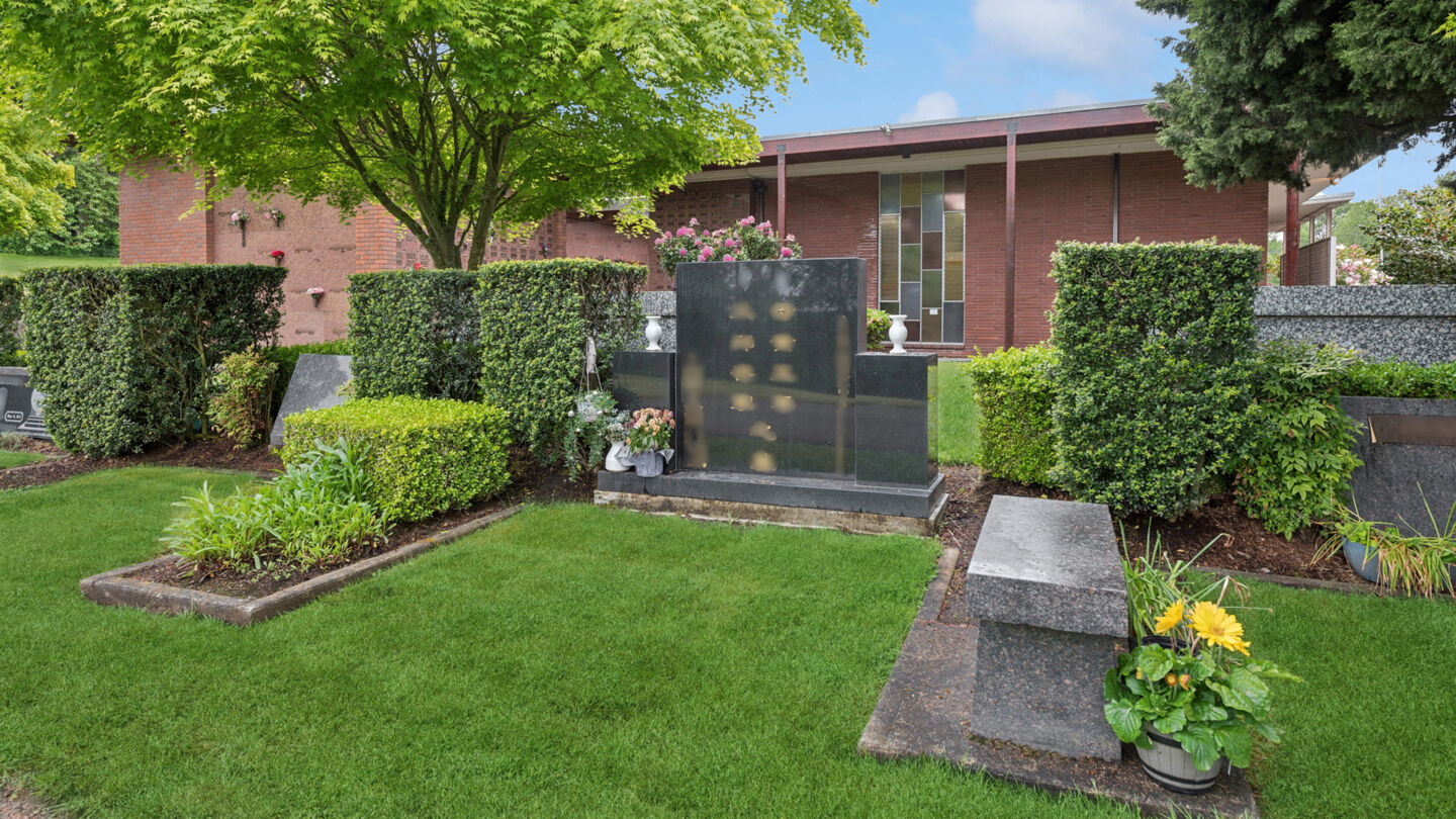Private/semi-private estates at Evergreen Funeral Home & Cemetery