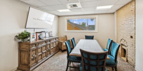 Arrangement room at Funeraria Del Angel Lincoln Heights