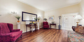 Visitation room at Funeraria Del Angel
