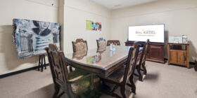 Arrangement room at Funeraria Del Angel Crespo Navigation