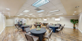 Lugar de celebración de la vida para servicios, reuniones y recepciones en Martin Funeral Home East