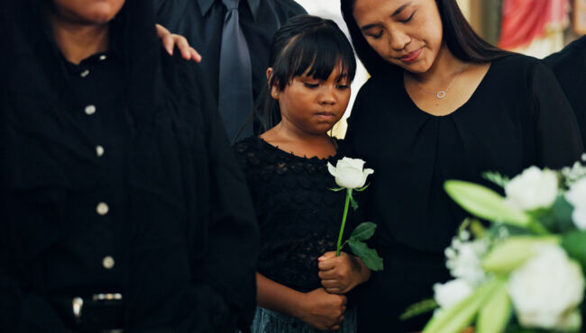 child-with-family-flower
