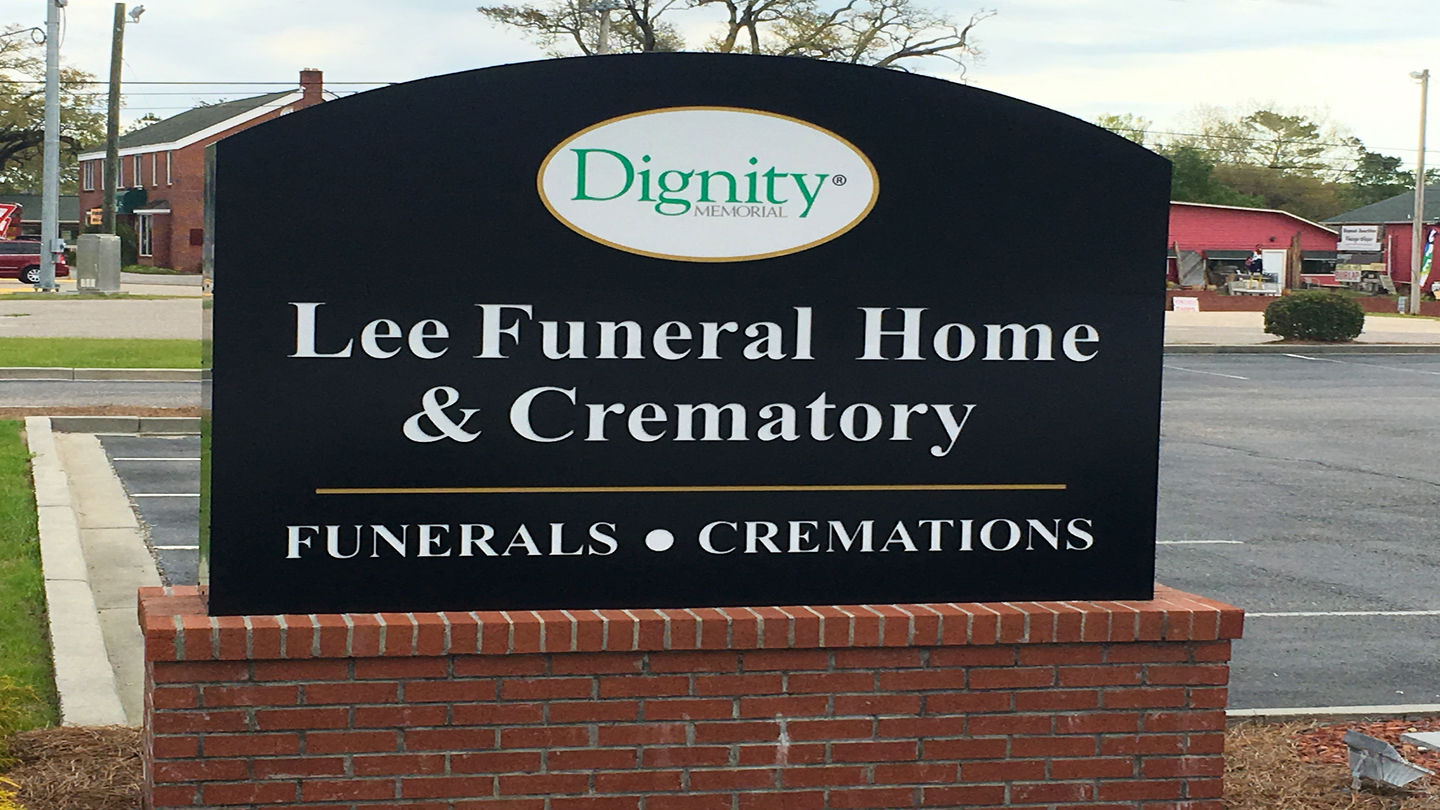 Lee Funeral Home | Funeral & Cremation| Dignity Memorial