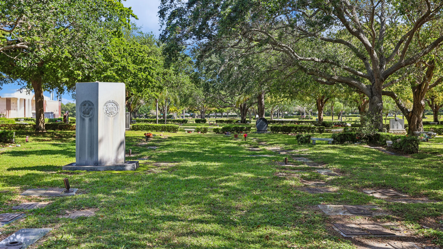 Royal Palm Funeral Home & Memorial Gardens