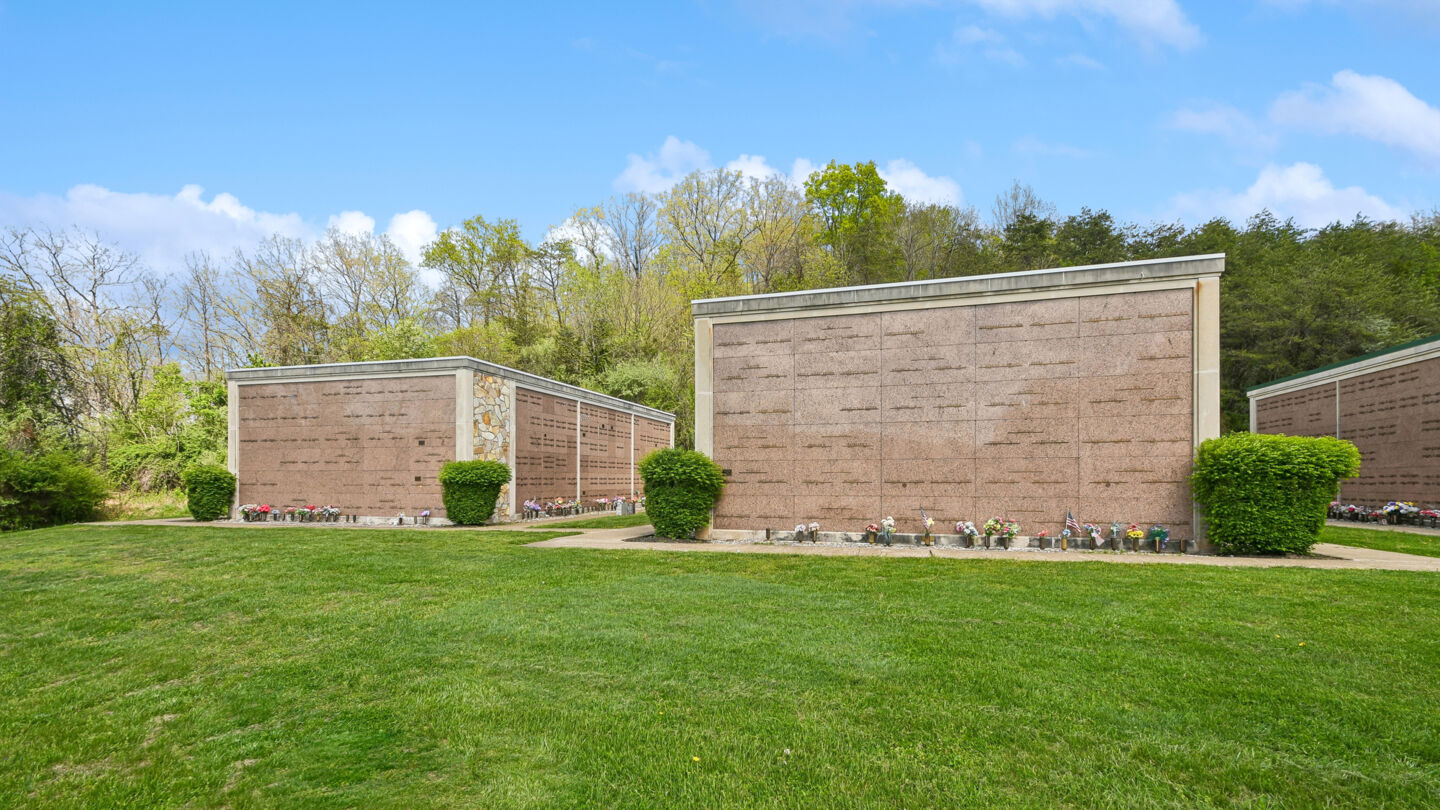 Mausoleo en Tyler Mountain Funeral Home & Tyler Mountain Memory Gardens