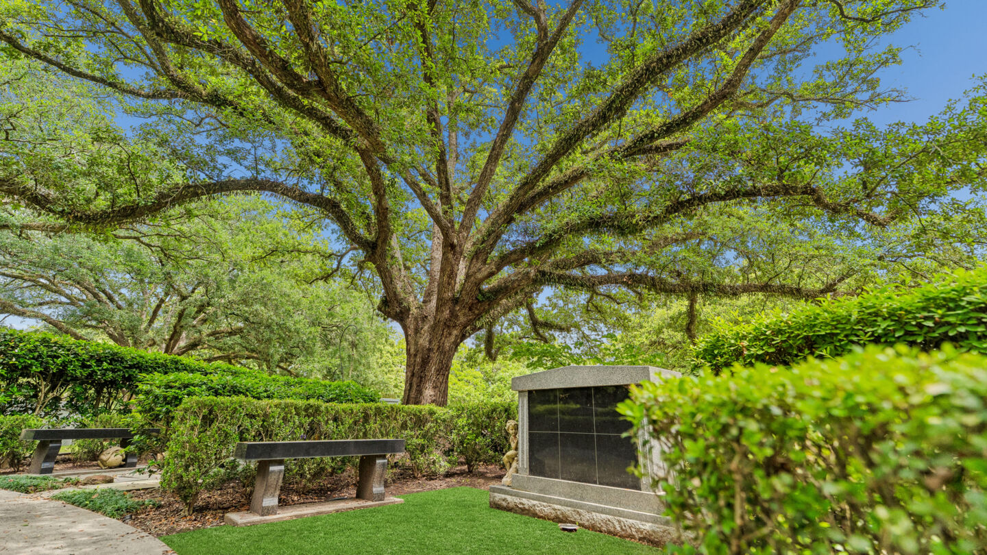  Private/semi-private estates at Greenoaks Funeral Home & Memorial Park