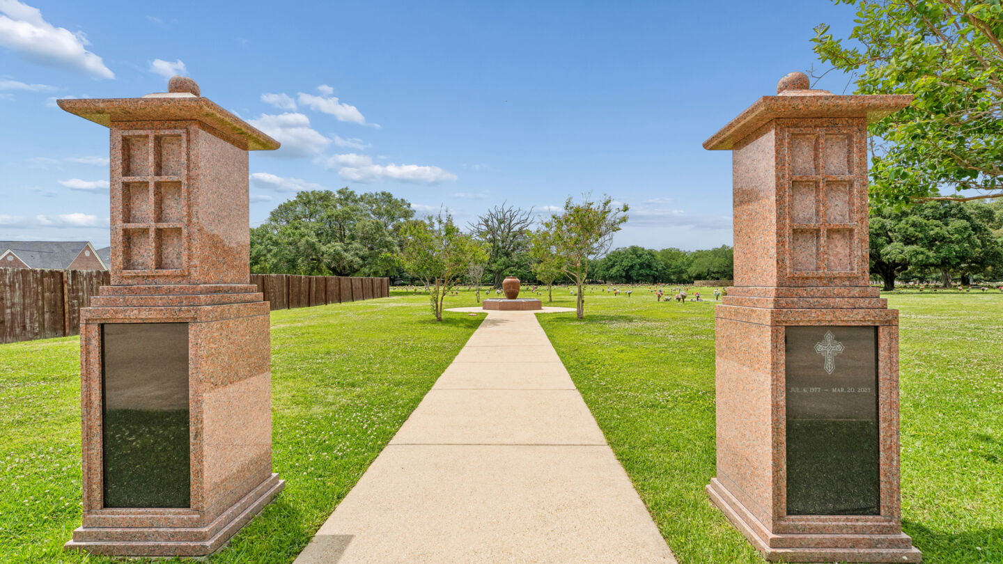 Greenoaks Funeral Home & Memorial Park