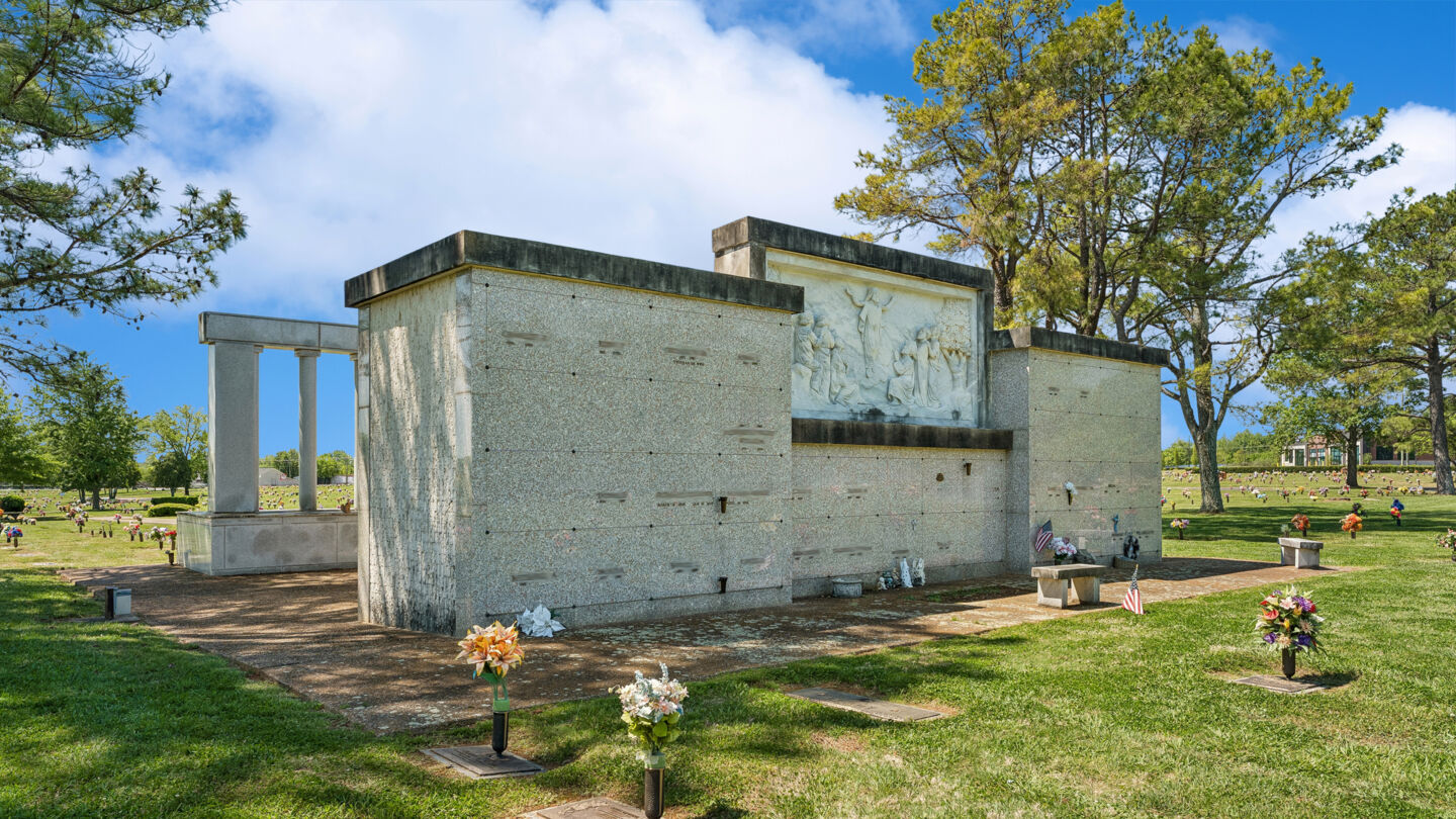 Mausoleo en Roselawn Funeral Home & Memorial Gardens