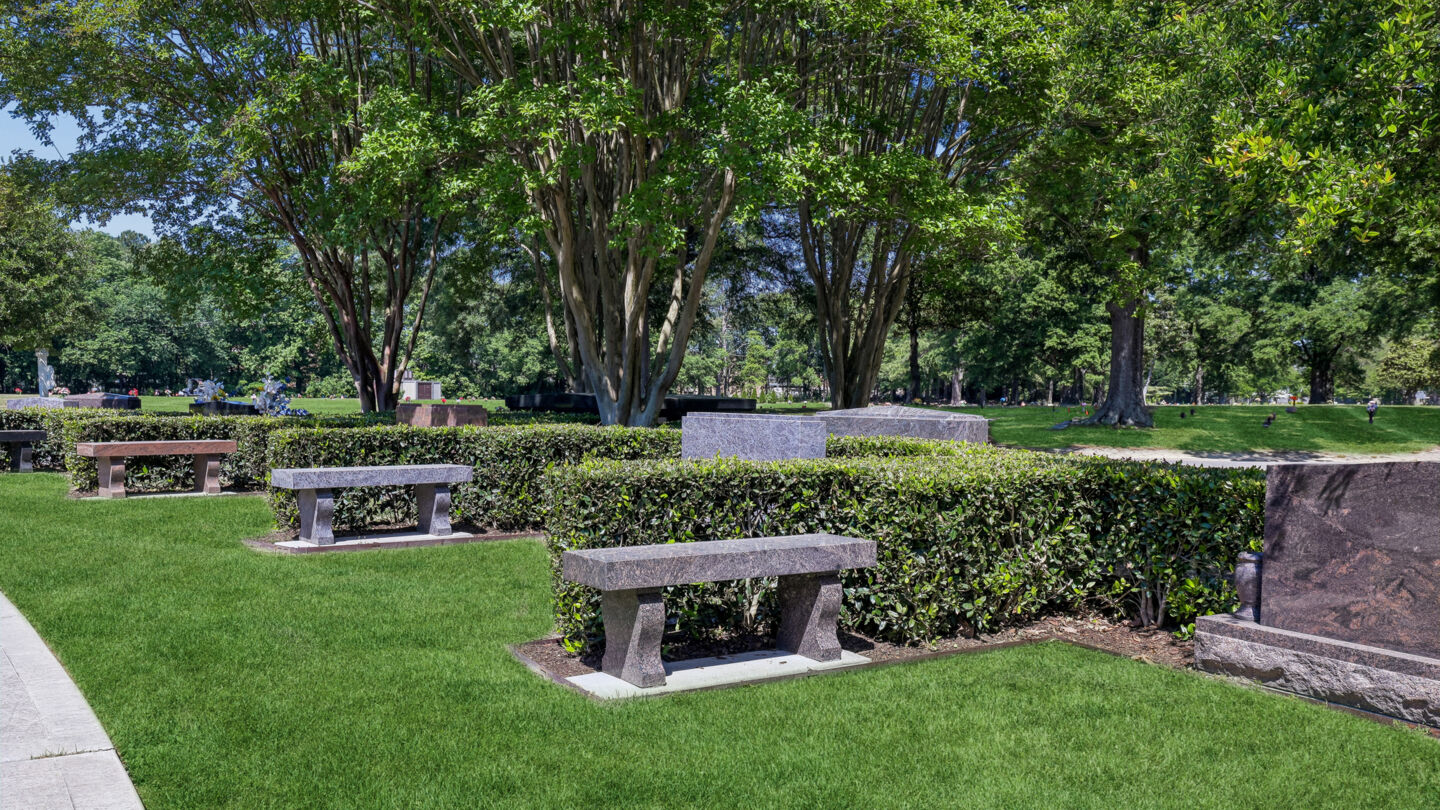 Private/semi-private estates at Woodlawn Funeral Home & Memorial Gardens