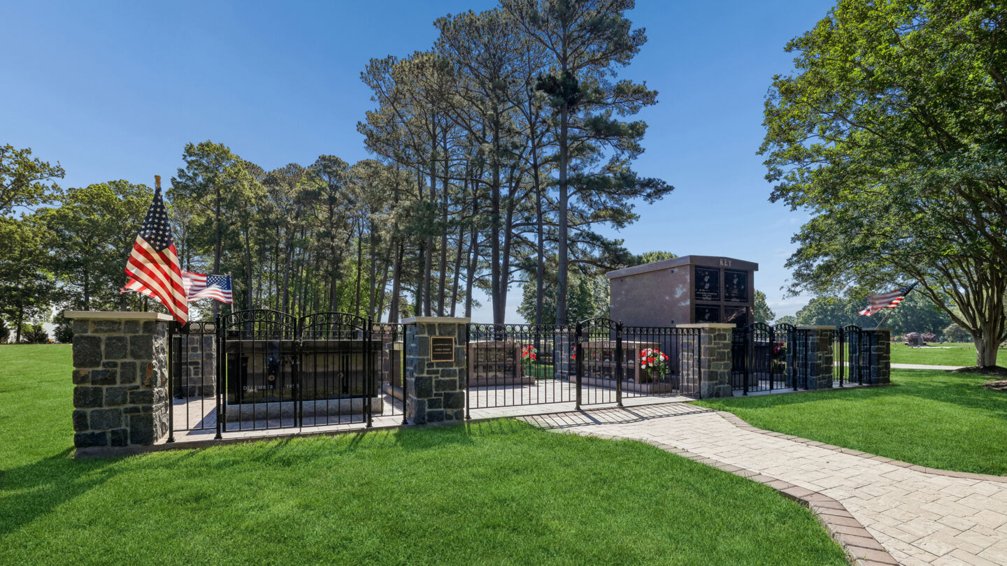 Private/semi-private estates at Woodlawn Funeral Home & Memorial Gardens
