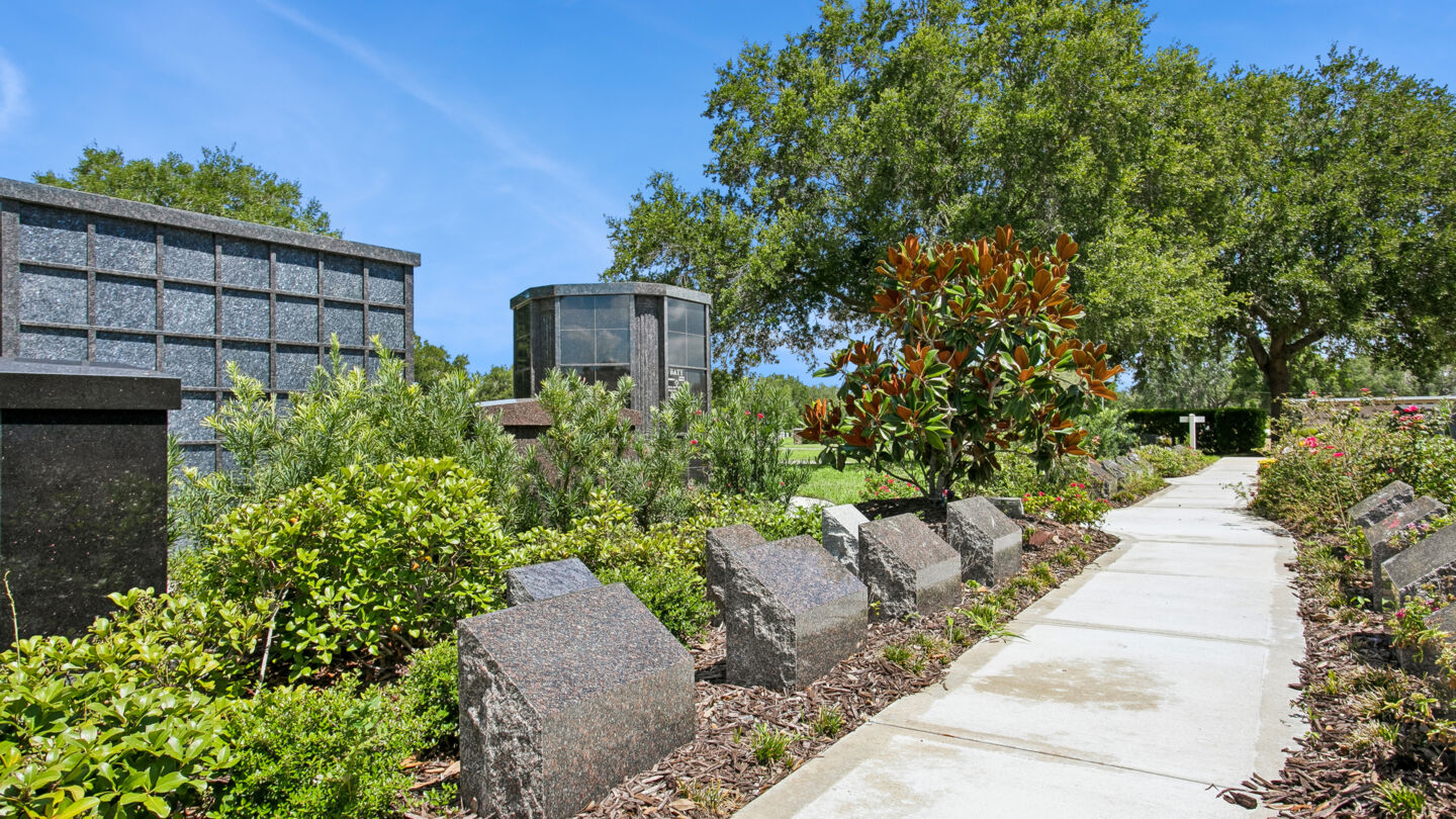 Robert Toale & Sons Funeral Home at Palms Memorial Park 