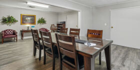 Sala de arreglos en McConnell Funeral Home