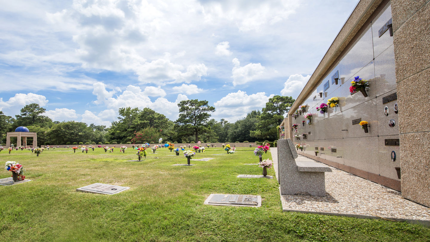 Mausoleum at Earthman Resthaven Cemetery