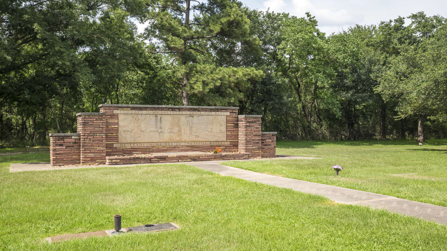 Earthman Resthaven Funeral Home & Cemetery